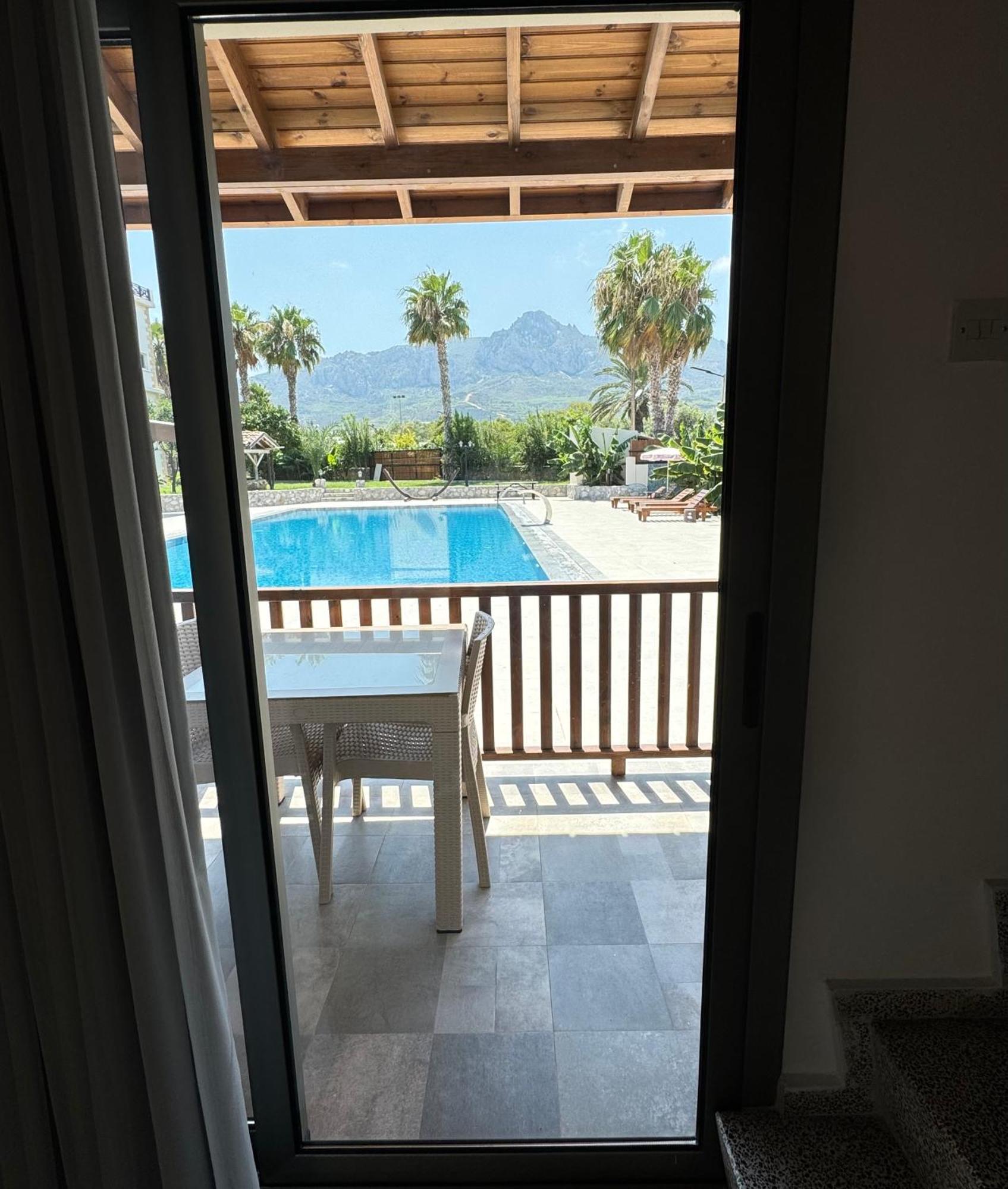 The Horse Farm Hotel Agios Georgios  Eksteriør bilde