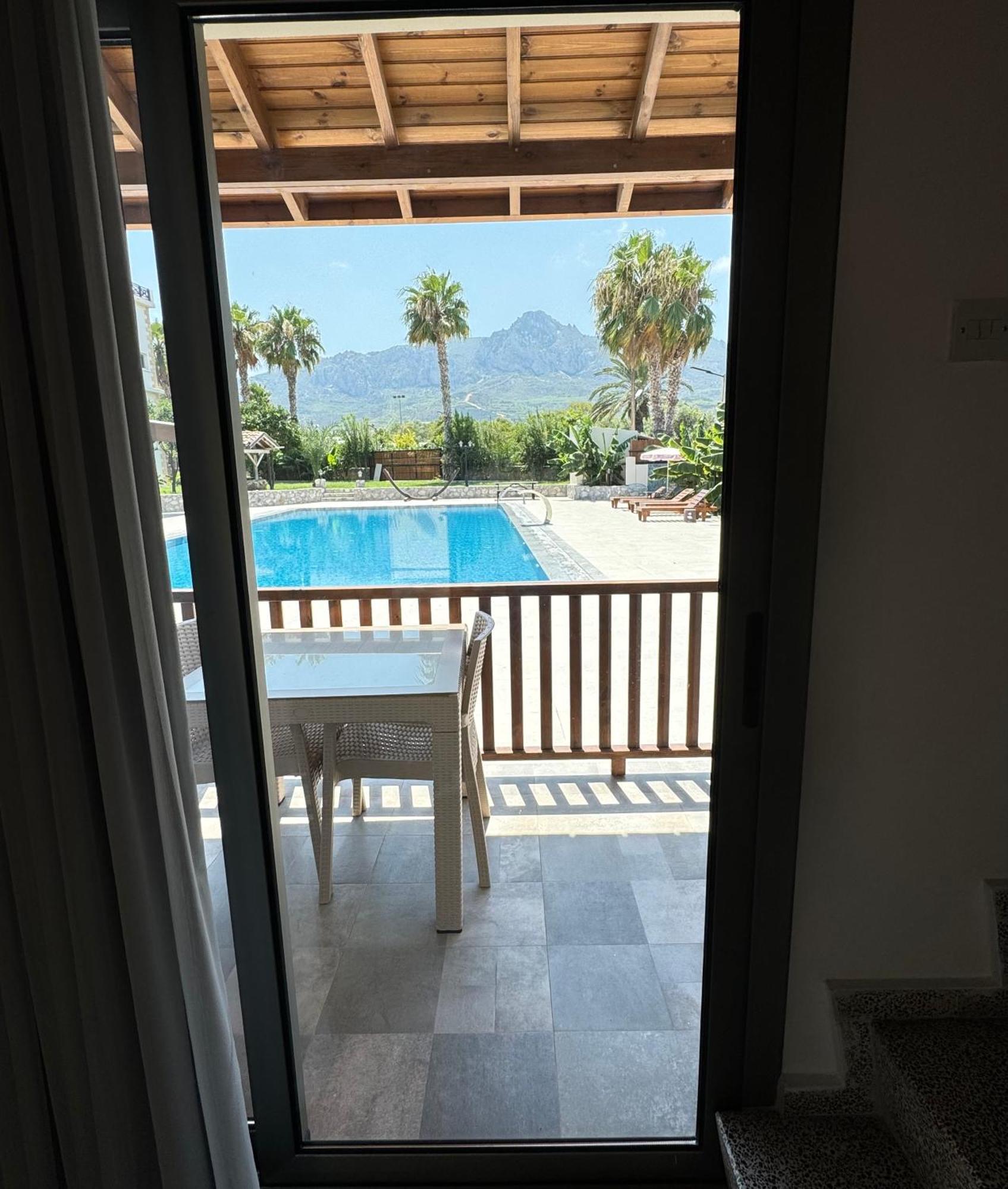 The Horse Farm Hotel Agios Georgios  Eksteriør bilde